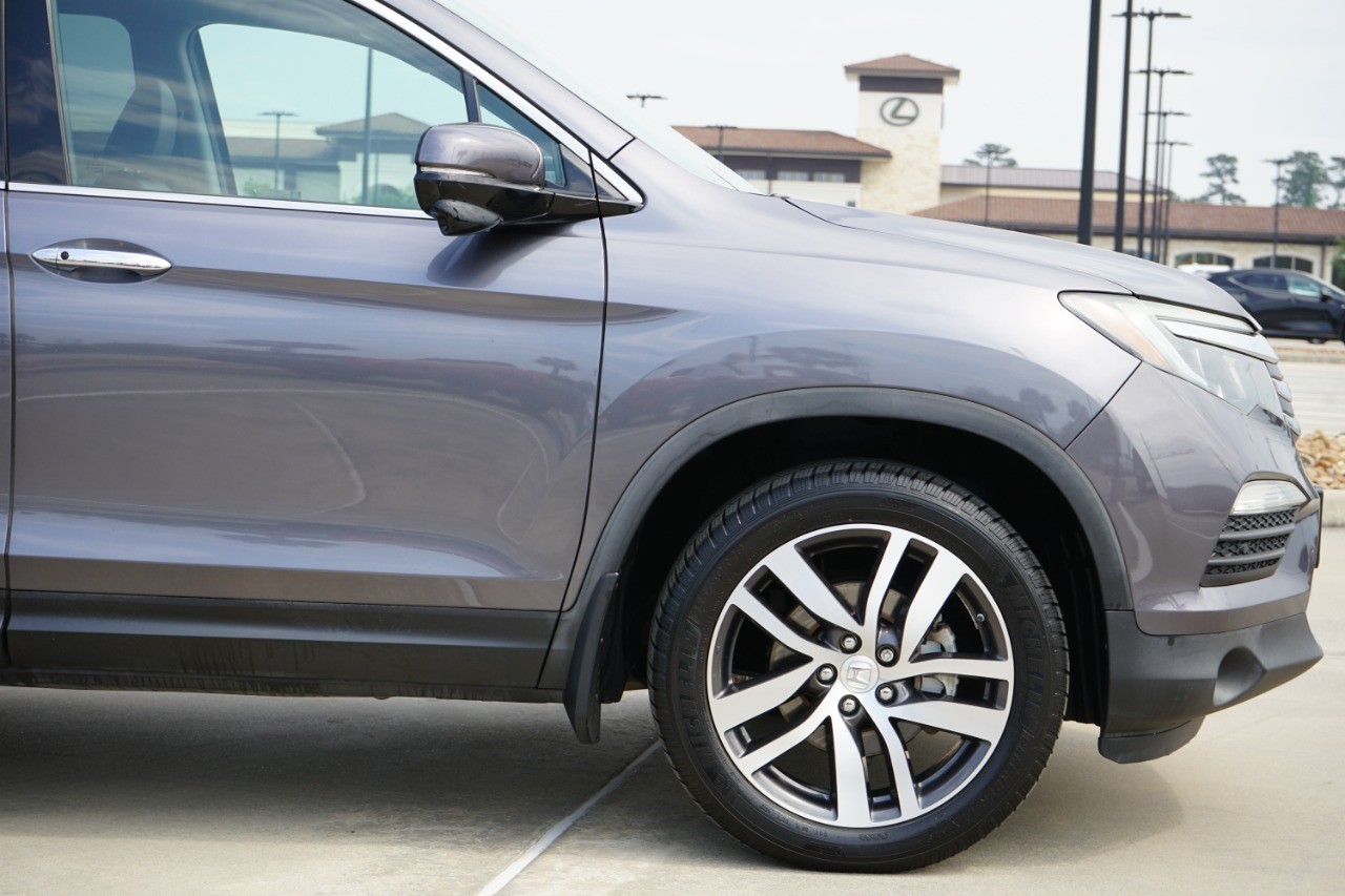 2018 Honda Pilot Touring AWD photo