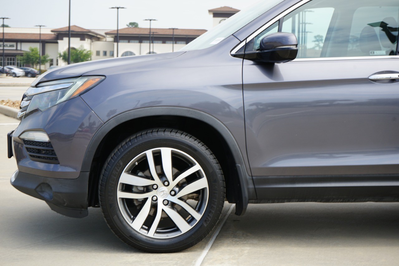 2018 Honda Pilot Touring AWD photo