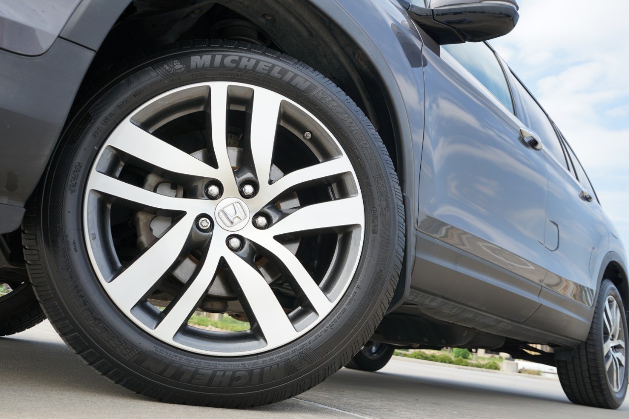 2018 Honda Pilot Touring AWD photo