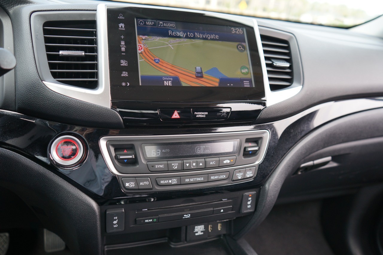 2018 Honda Pilot Touring AWD photo