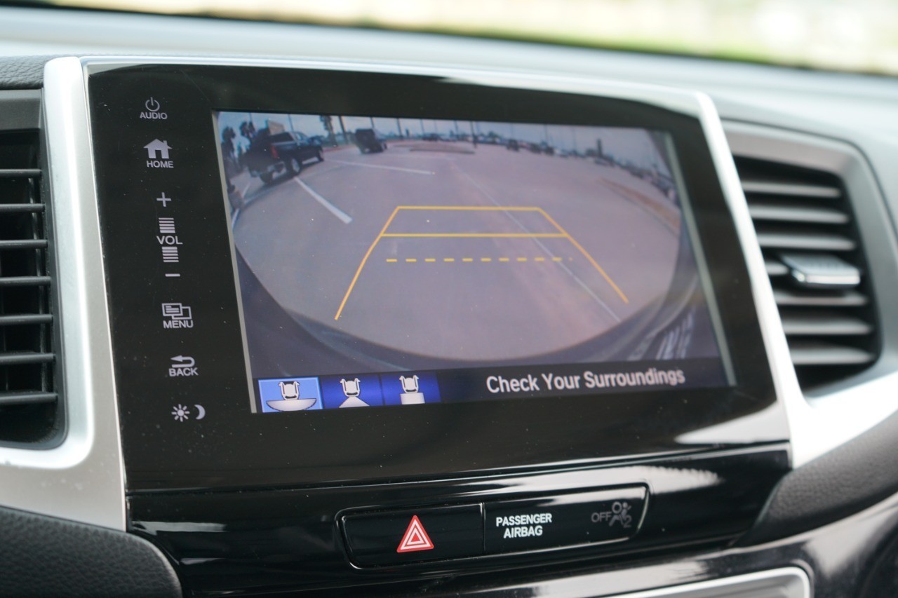 2018 Honda Pilot Touring AWD photo