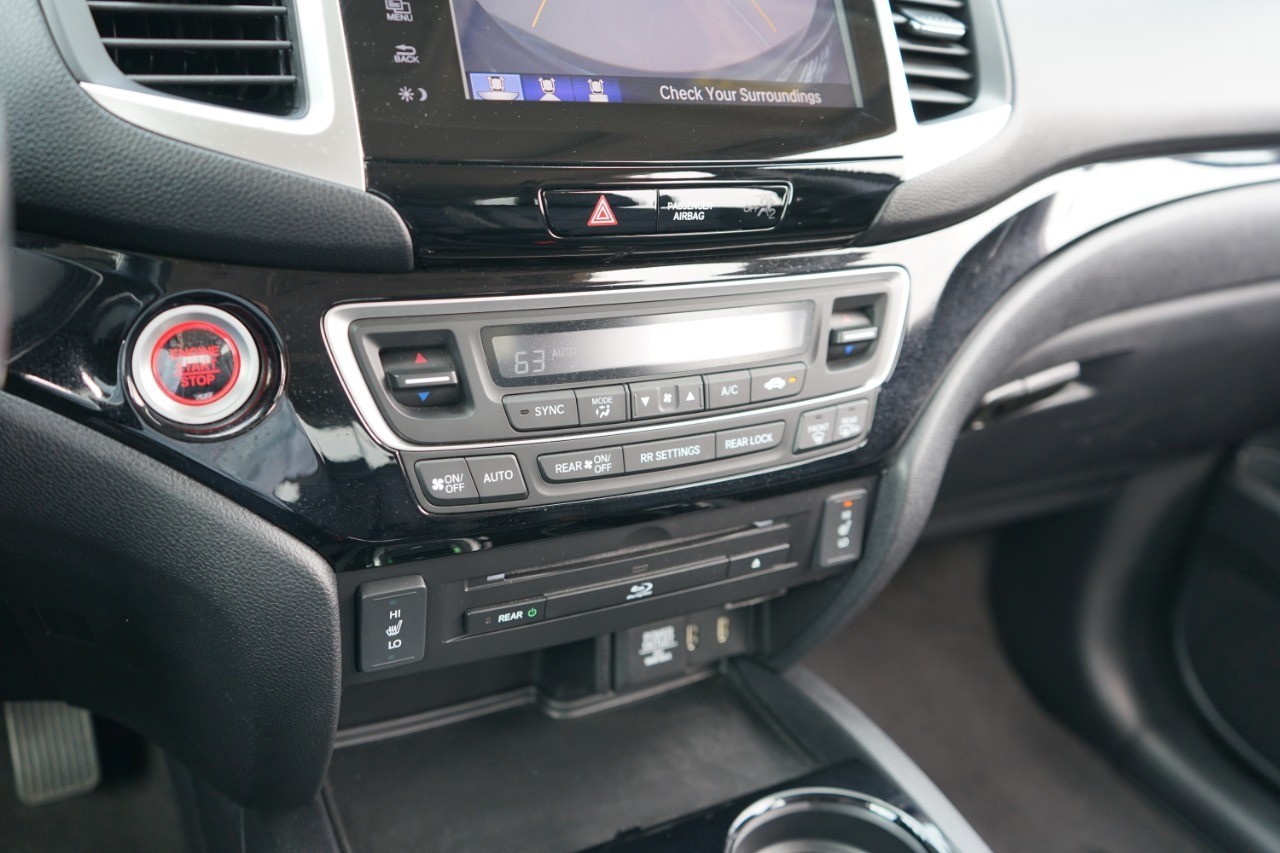2018 Honda Pilot Touring AWD photo
