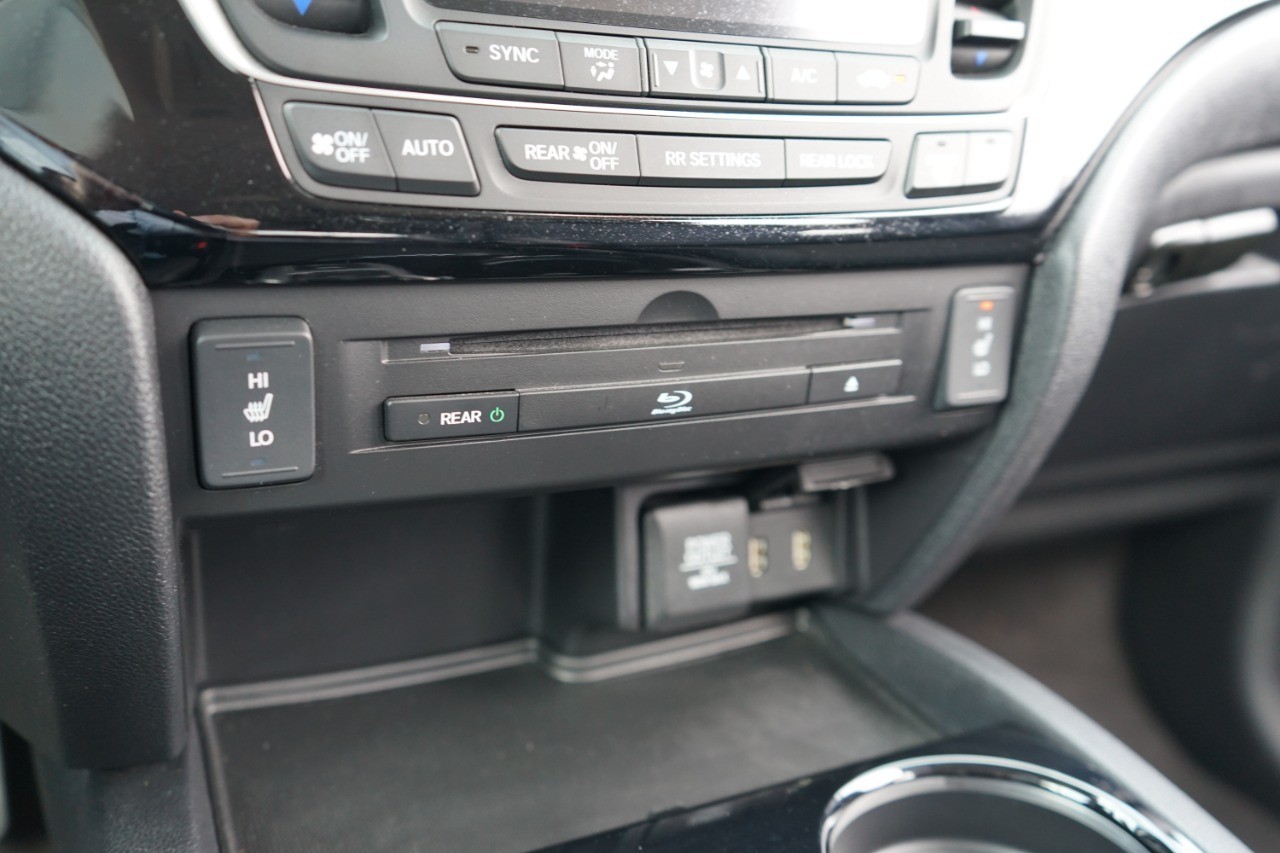 2018 Honda Pilot Touring AWD photo