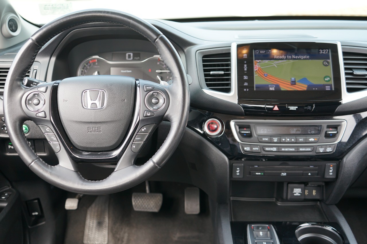 2018 Honda Pilot Touring AWD photo