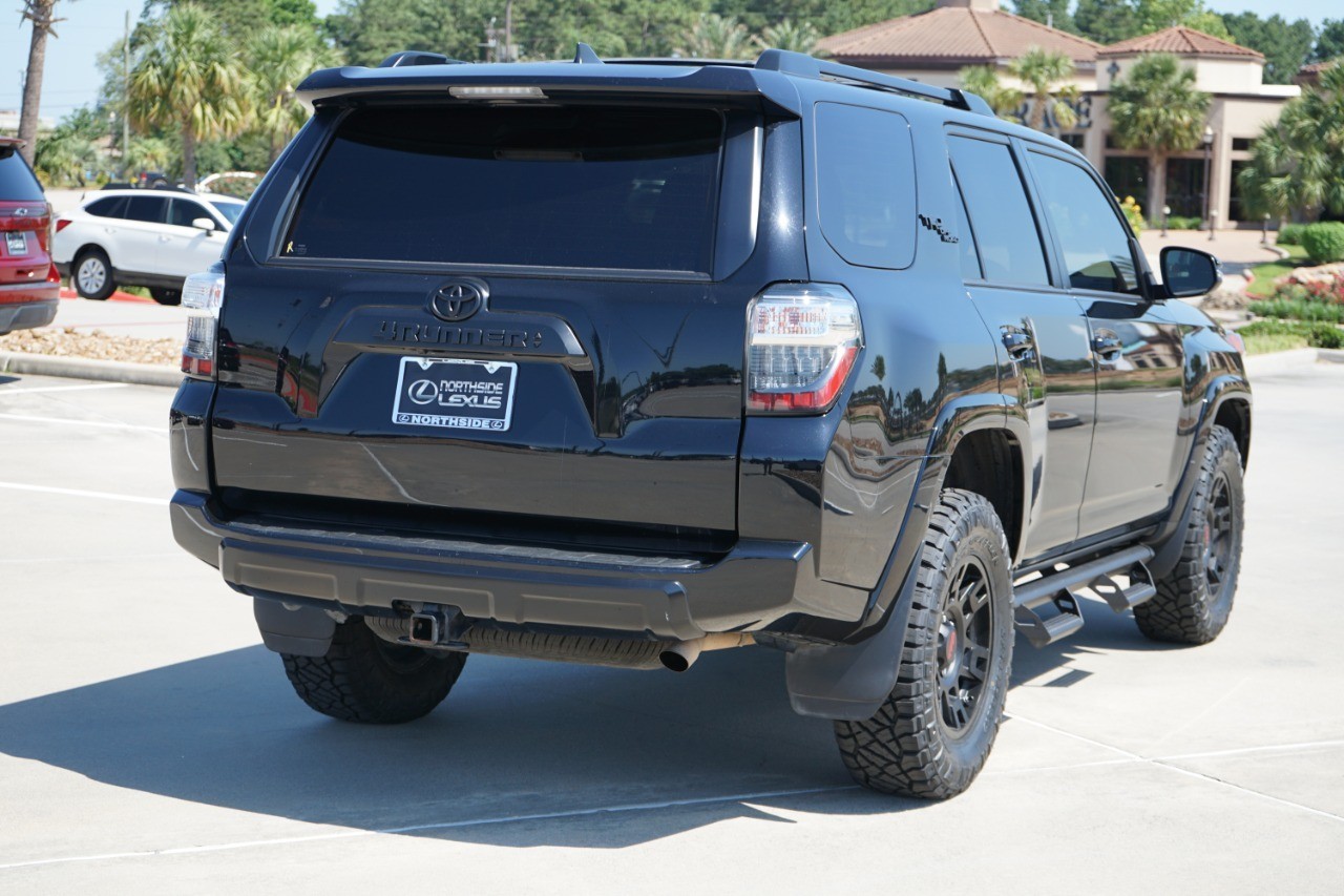 2021 Toyota 4Runner TRD Off Road Premium 4WD (Natl photo