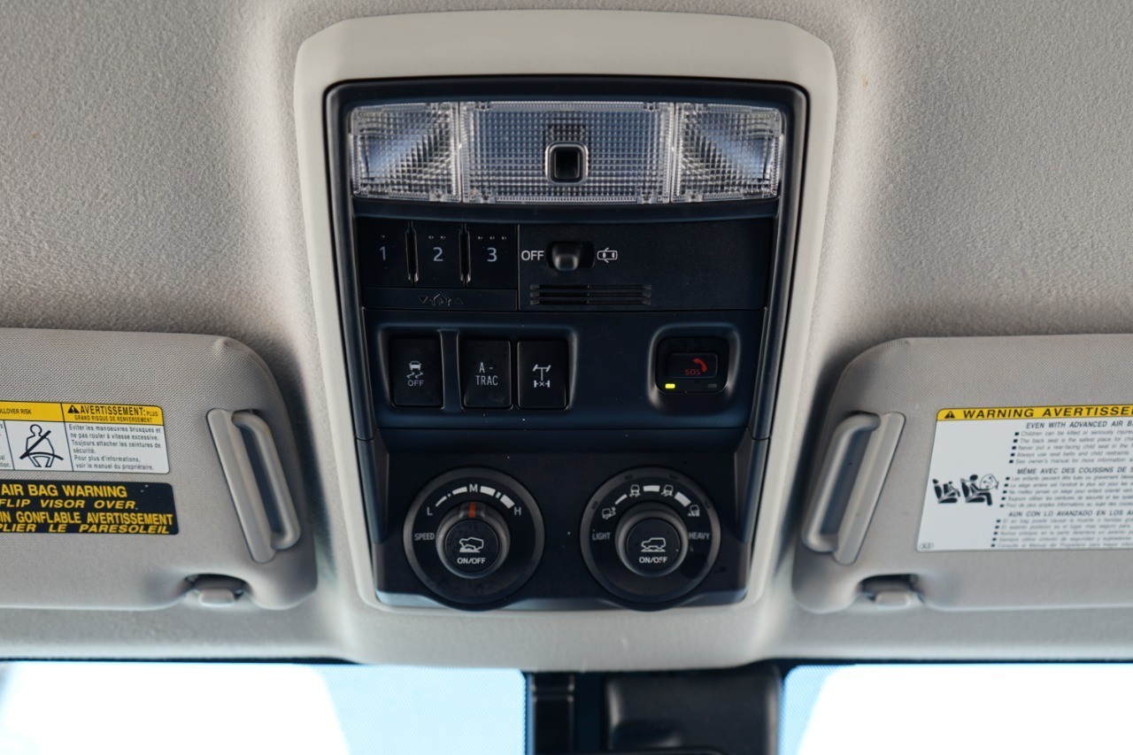 2021 Toyota 4Runner TRD Off Road Premium 4WD (Natl photo