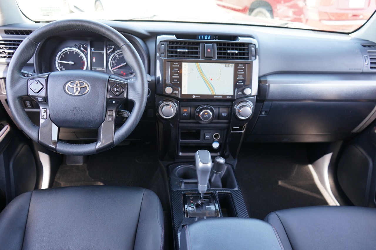 2021 Toyota 4Runner TRD Off Road Premium 4WD (Natl photo