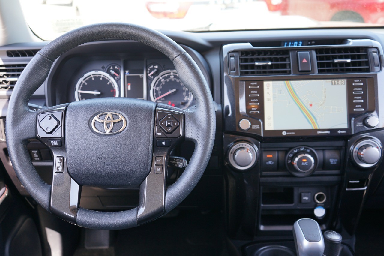 2021 Toyota 4Runner TRD Off Road Premium 4WD (Natl photo