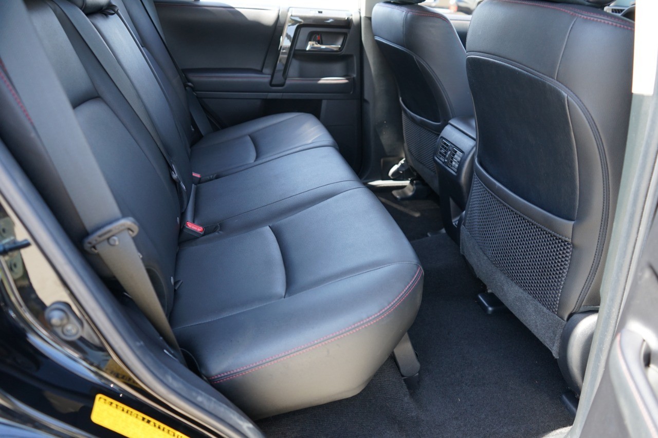 2021 Toyota 4Runner TRD Off Road Premium 4WD (Natl photo
