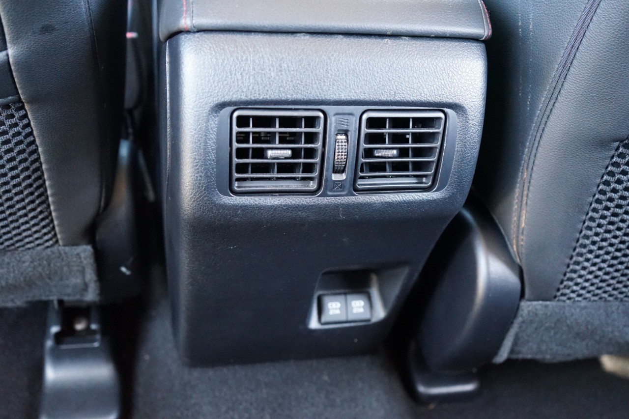 2021 Toyota 4Runner TRD Off Road Premium 4WD (Natl photo