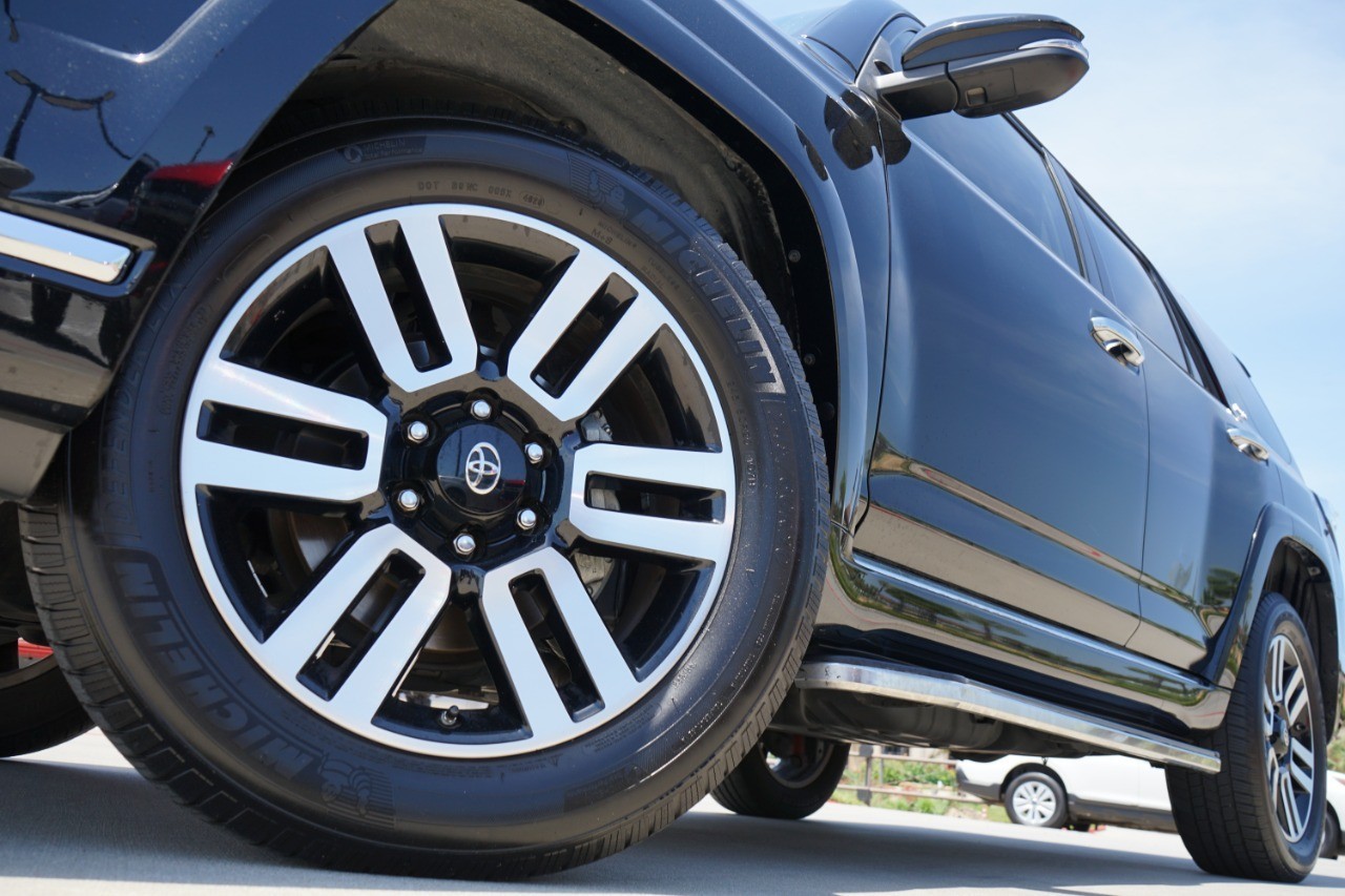 2017 Toyota 4Runner Limited 2WD (Natl) photo