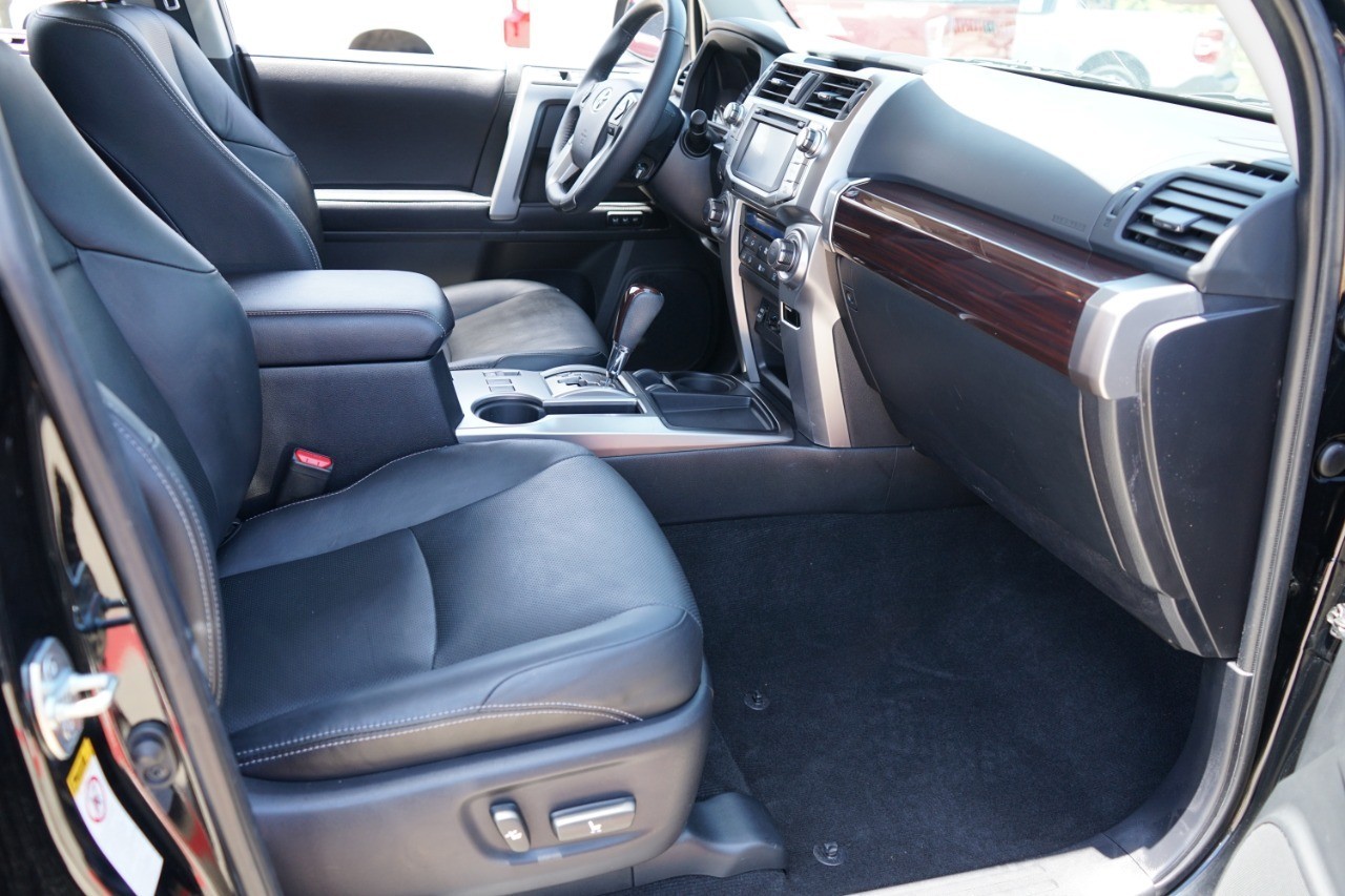 2017 Toyota 4Runner Limited 2WD (Natl) photo