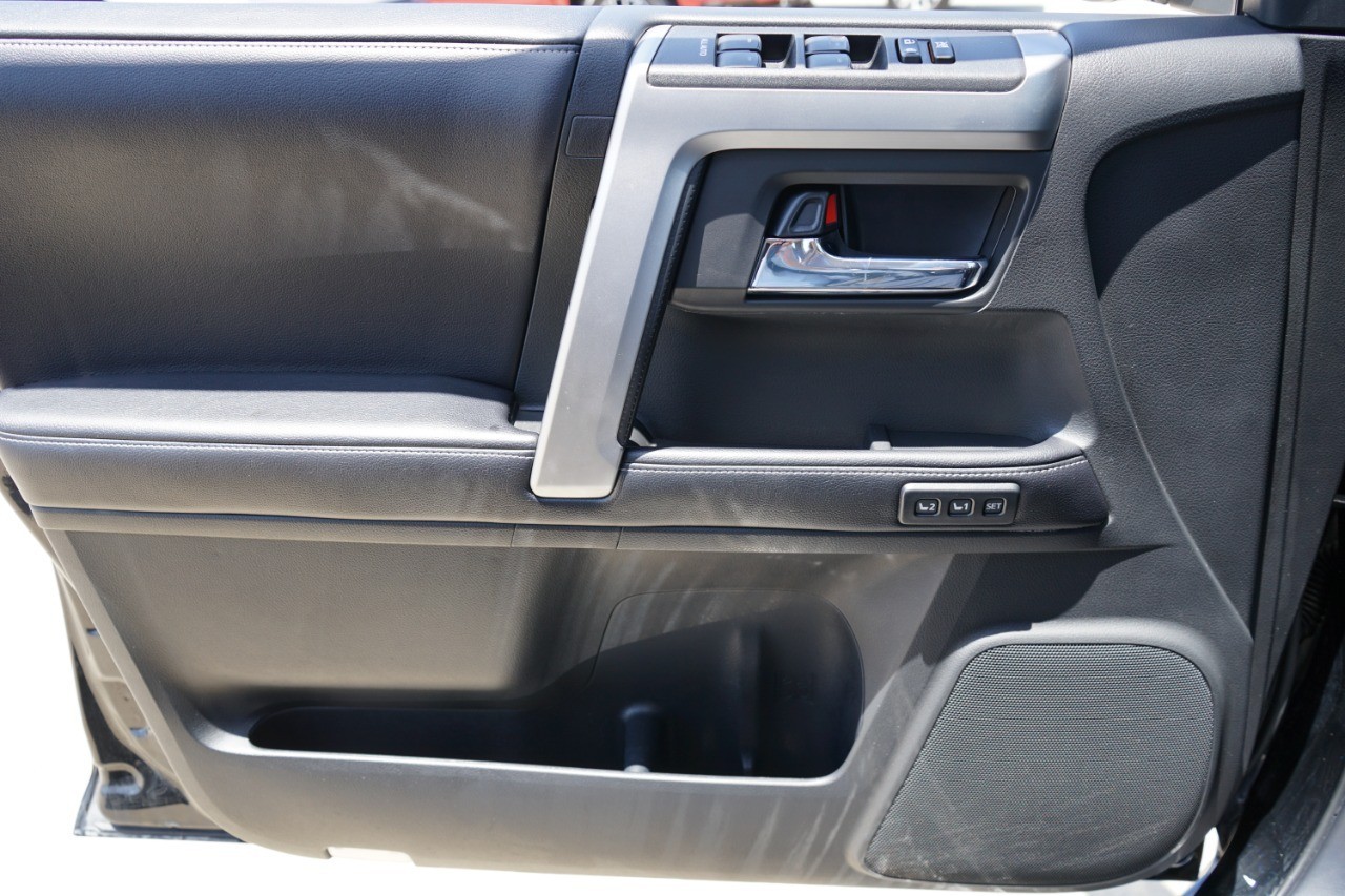 2017 Toyota 4Runner Limited 2WD (Natl) photo
