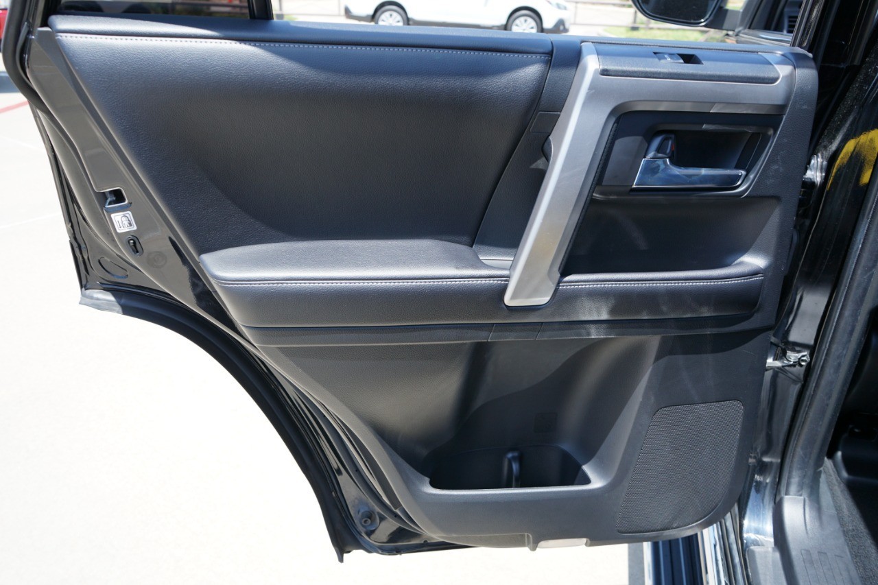 2017 Toyota 4Runner Limited 2WD (Natl) photo