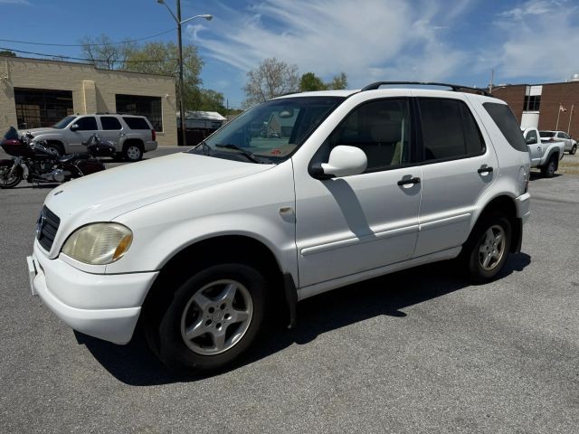 2000 Mercedes-Benz M-Class ML 320