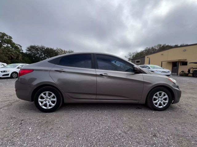 2013 Hyundai Accent GLS photo