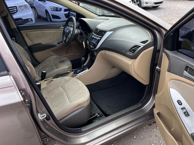 2013 Hyundai Accent GLS photo