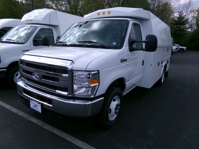 2027 Ford E-Series E-350 SD