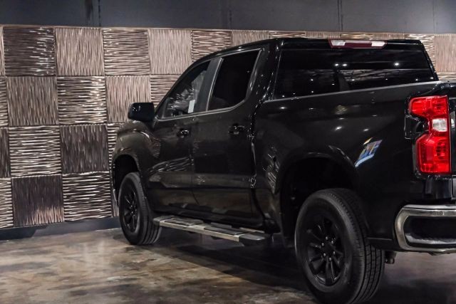 2019 Chevrolet Silverado 1500 LT Pickup 4D 5 3/4 ft photo