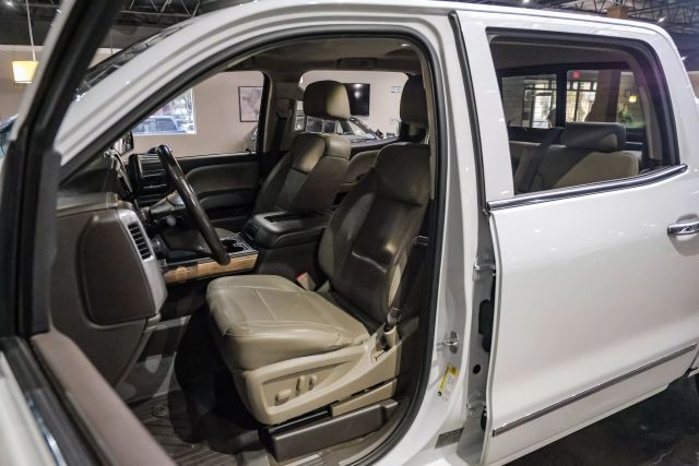 2017 Chevrolet Silverado 1500 LTZ Pickup 4D 5 3/4 ft photo
