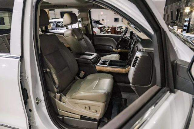 2017 Chevrolet Silverado 1500 LTZ Pickup 4D 5 3/4 ft photo