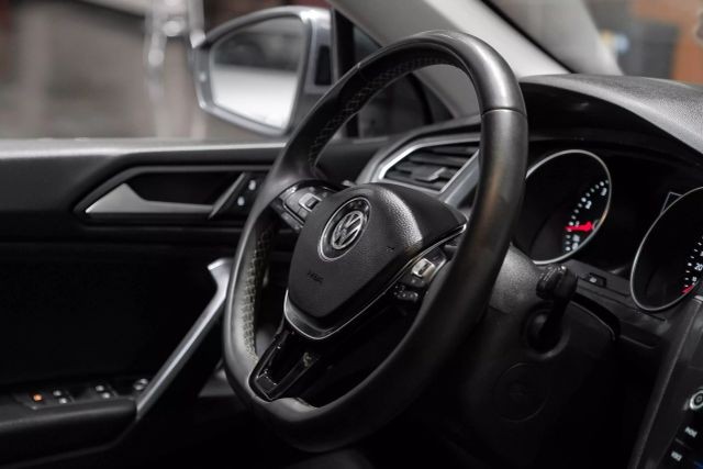2021 Volkswagen Tiguan SE 4MOTION Sport Utility 4D photo