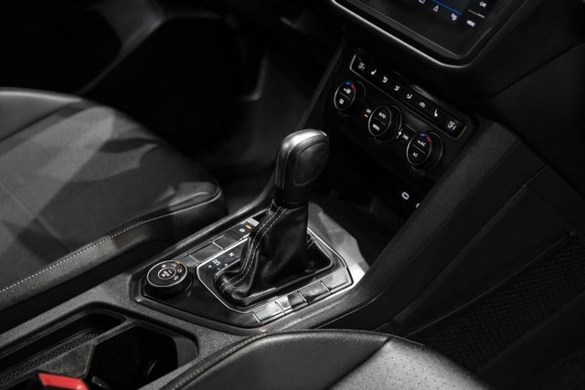 2021 Volkswagen Tiguan SE 4MOTION Sport Utility 4D photo