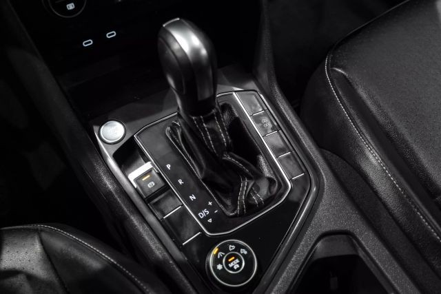 2021 Volkswagen Tiguan SE 4MOTION Sport Utility 4D photo