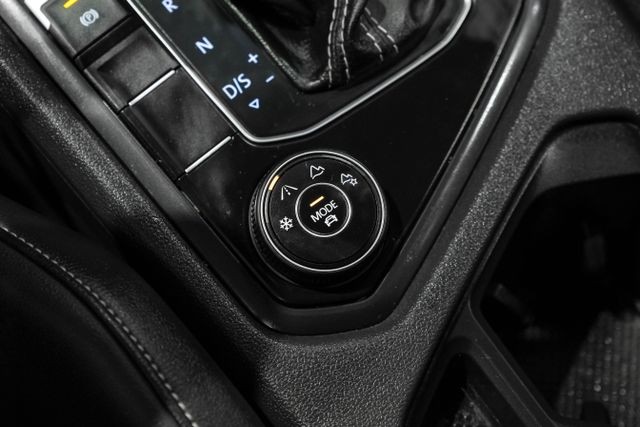 2021 Volkswagen Tiguan SE 4MOTION Sport Utility 4D photo