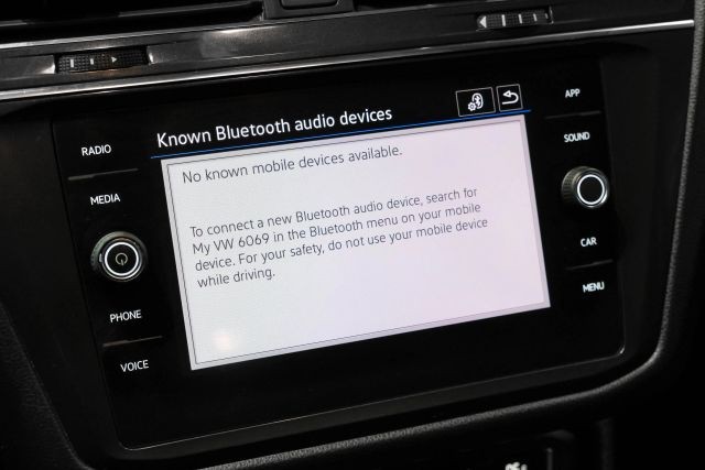 2021 Volkswagen Tiguan SE 4MOTION Sport Utility 4D photo