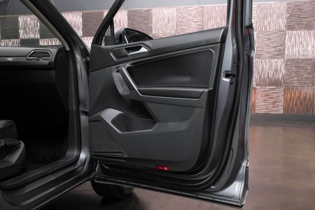 2021 Volkswagen Tiguan SE 4MOTION Sport Utility 4D photo