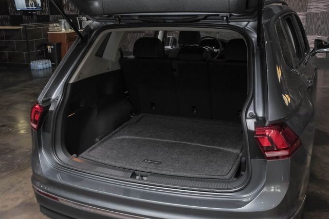 2021 Volkswagen Tiguan SE 4MOTION Sport Utility 4D photo
