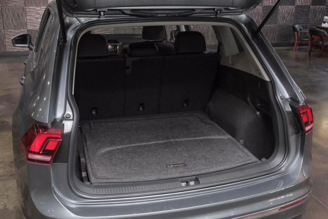 2021 Volkswagen Tiguan SE 4MOTION Sport Utility 4D photo