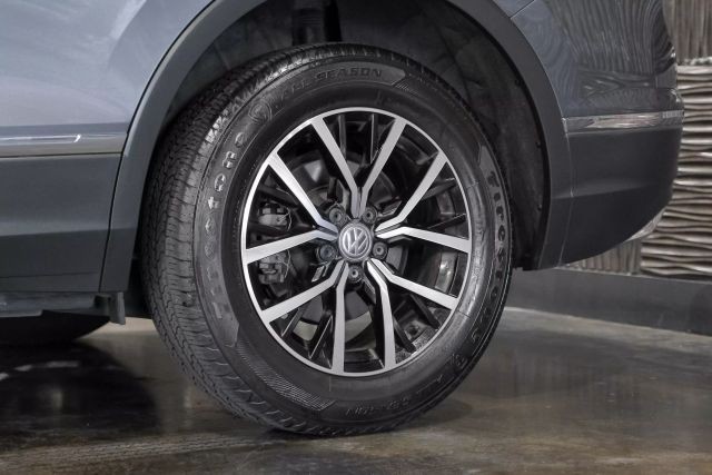 2021 Volkswagen Tiguan SE 4MOTION Sport Utility 4D photo