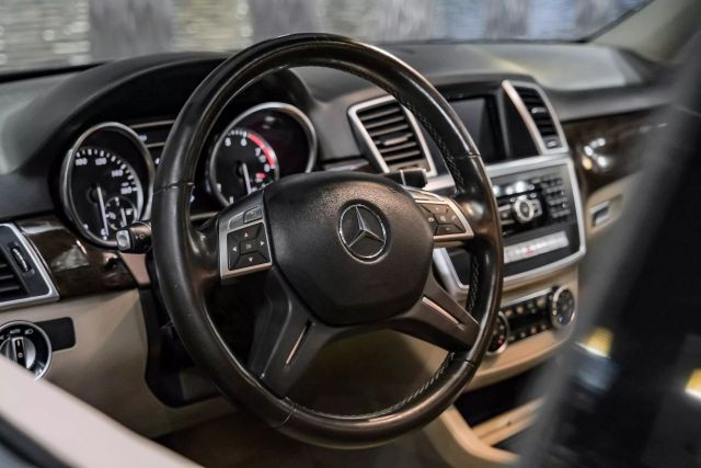 2012 Mercedes-Benz M-Class ML350 4MATIC photo