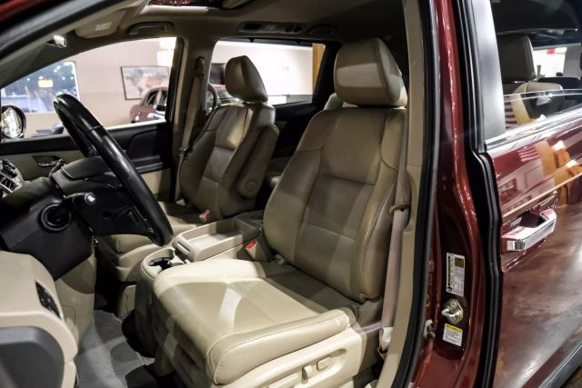 2017 Honda Odyssey EX-L Minivan 4D photo