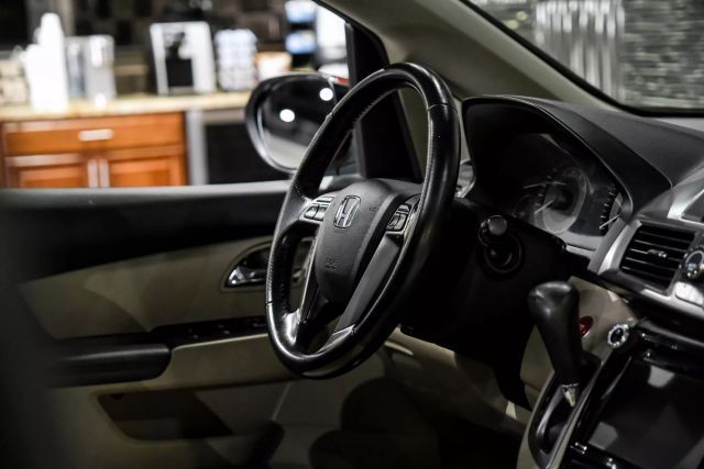 2017 Honda Odyssey EX-L Minivan 4D photo