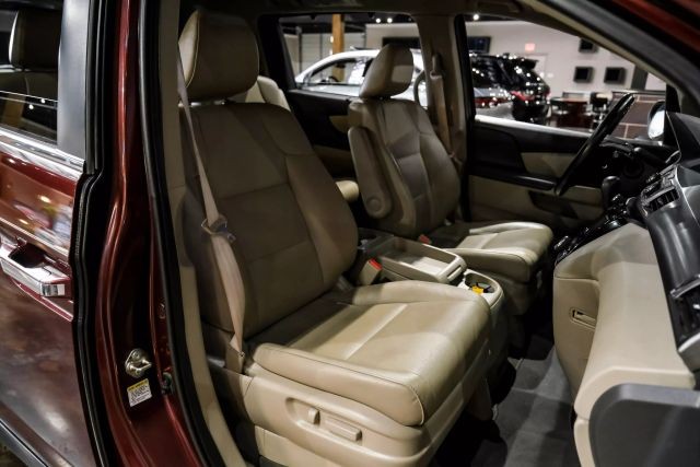 2017 Honda Odyssey EX-L Minivan 4D photo