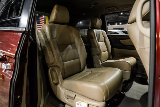 2017 Honda Odyssey EX-L Minivan 4D photo