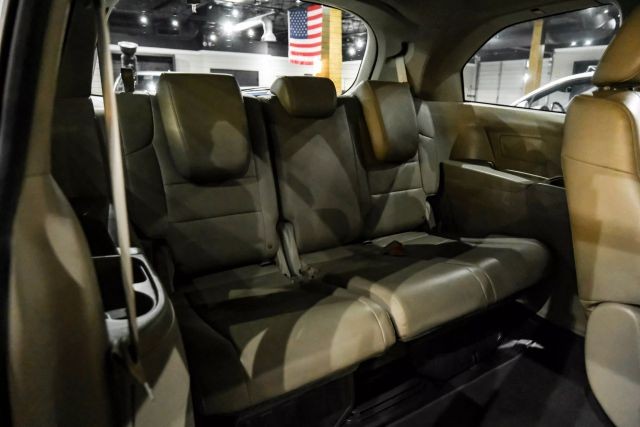 2017 Honda Odyssey EX-L Minivan 4D photo