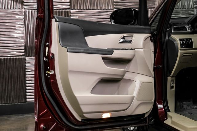 2017 Honda Odyssey EX-L Minivan 4D photo
