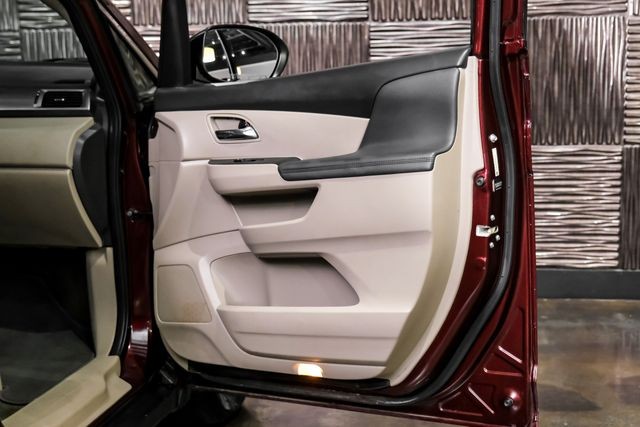 2017 Honda Odyssey EX-L Minivan 4D photo
