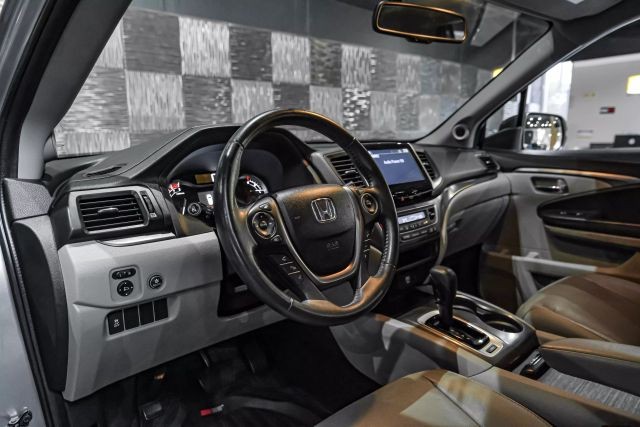 2016 Honda Pilot EX-L Sport Utility 4D photo