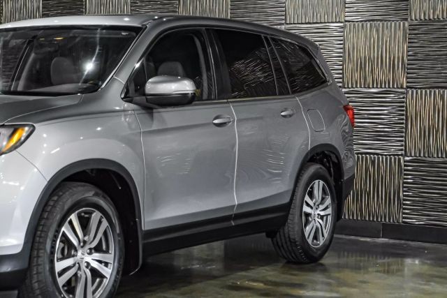 2016 Honda Pilot EX-L Sport Utility 4D photo