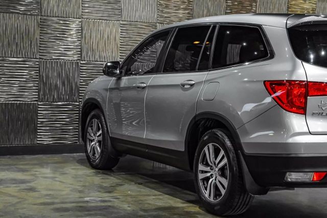 2016 Honda Pilot EX-L Sport Utility 4D photo