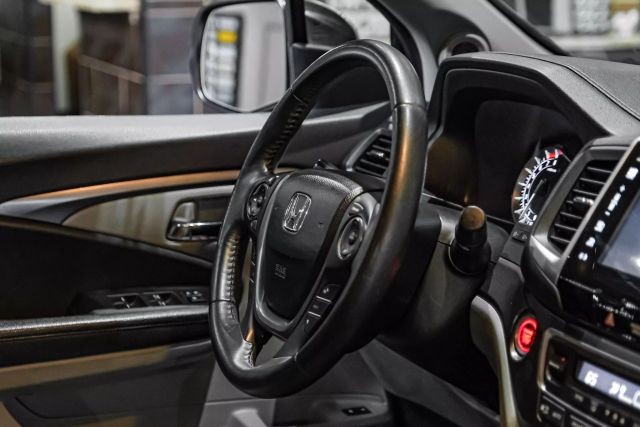 2016 Honda Pilot EX-L Sport Utility 4D photo