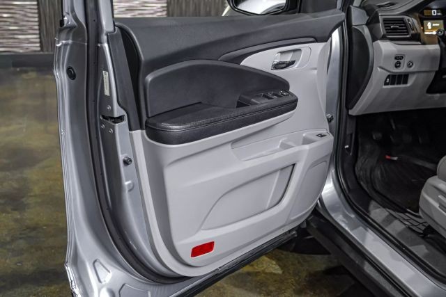 2016 Honda Pilot EX-L Sport Utility 4D photo