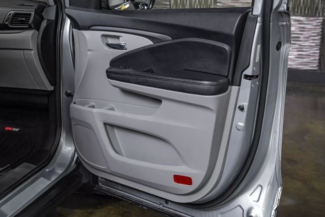 2016 Honda Pilot EX-L Sport Utility 4D photo