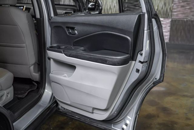 2016 Honda Pilot EX-L Sport Utility 4D photo
