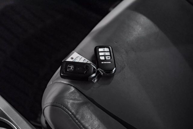 2016 Honda Pilot EX-L Sport Utility 4D photo